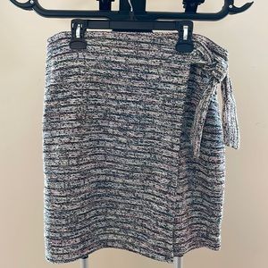 Loft skirt size M. Multicolor. Side tie adds style to this comfortable skirt